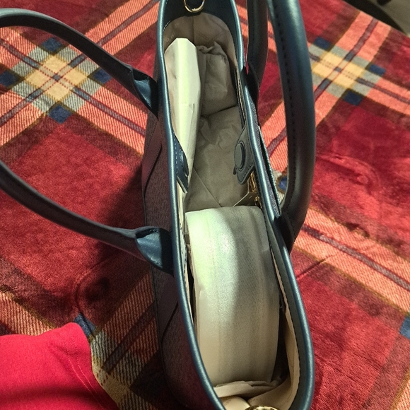 Michael Kors Purse - Picture 6 of 6